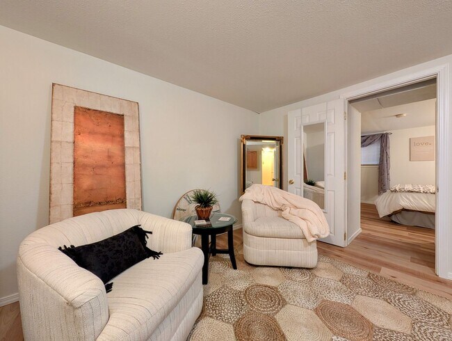 Building Photo - Fully furnished, short term 1 bedroom!