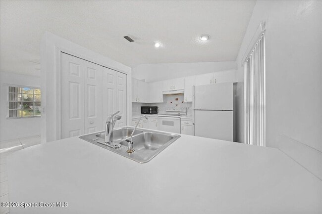 Building Photo - 171 Americana Blvd NE