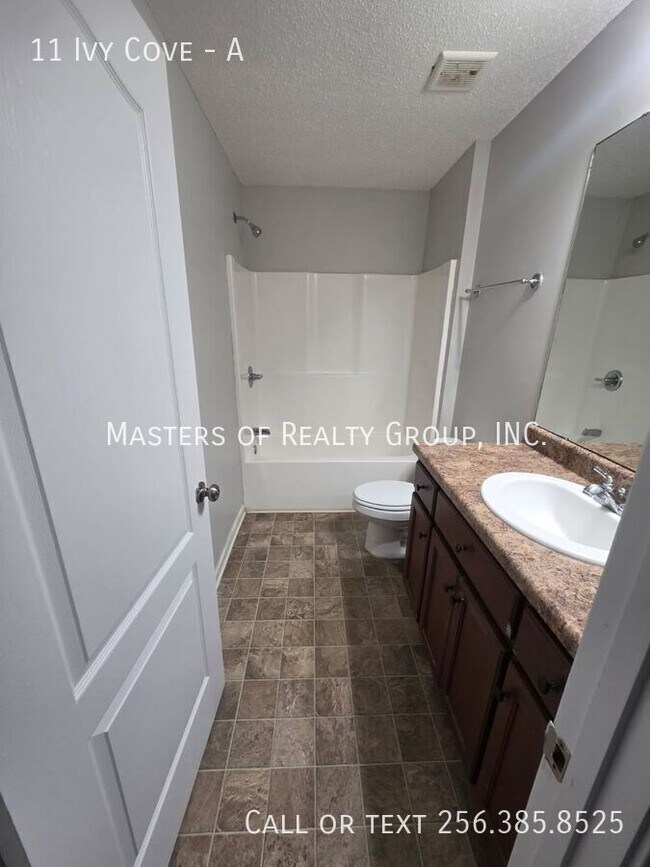 Building Photo - 11 Ivy Cove