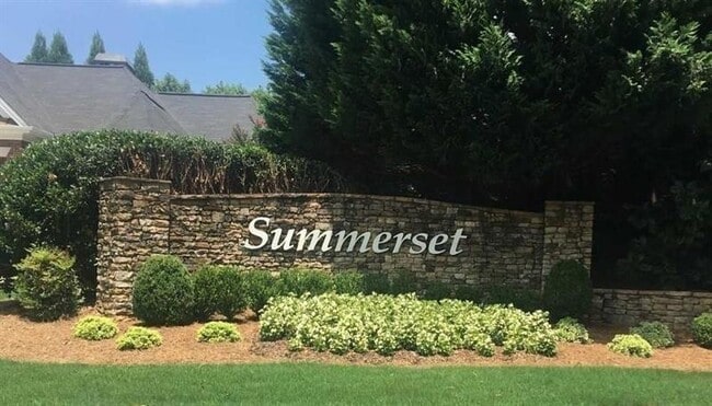 Building Photo - 4780 Summerset Ln