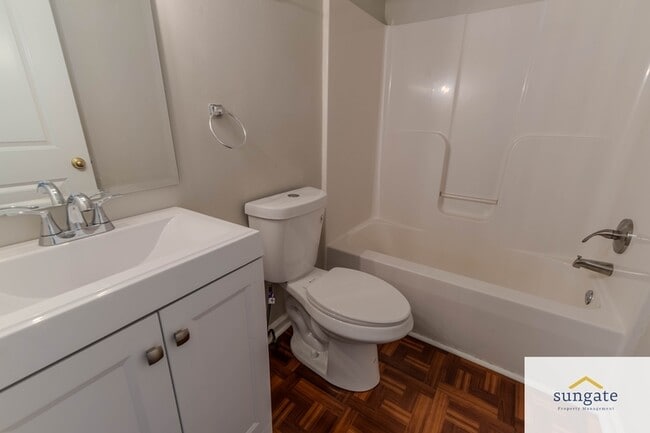 Building Photo - 2410 E Fayette St