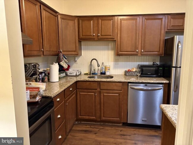 Building Photo - 7 Rockford Rd