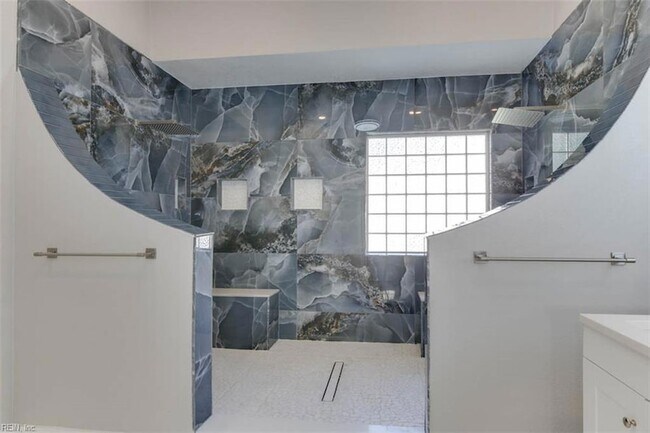 Building Photo - 5102 Waterford Pl