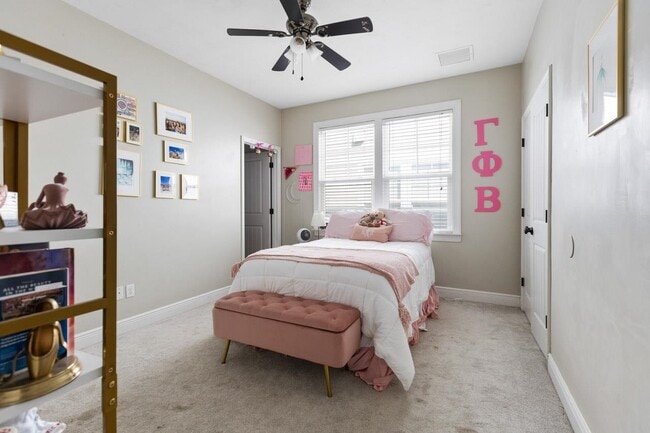 Building Photo - 256 Soho Ct