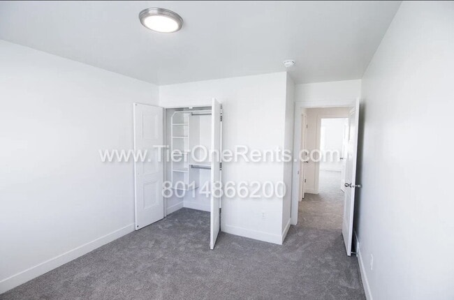 Building Photo - NO DEPOSIT option available for qualified ...
