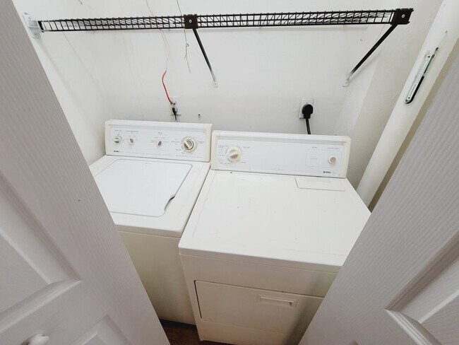 Building Photo - 1555 San Luis Rd