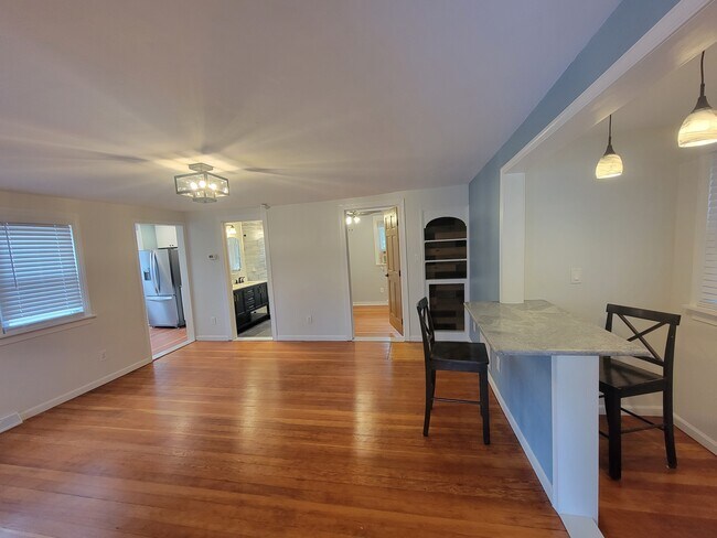 Building Photo - 218 Chatham Ave