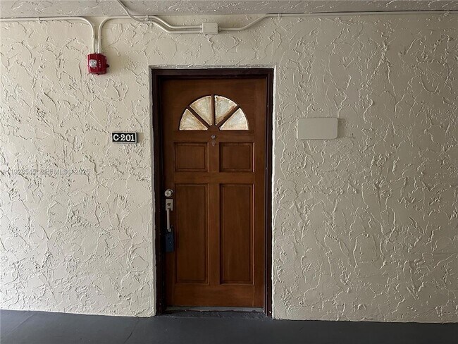 Building Photo - 8301 SW 142nd Ave