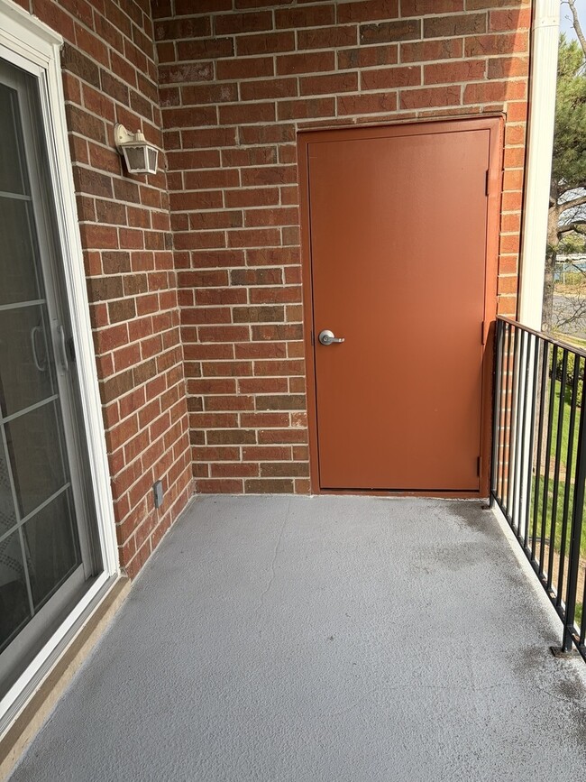 Building Photo - 57 Hunt Club Dr