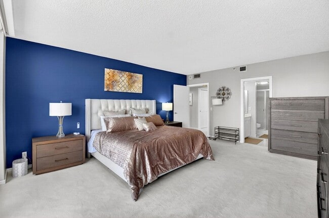 Building Photo - 4100 N Ocean Dr