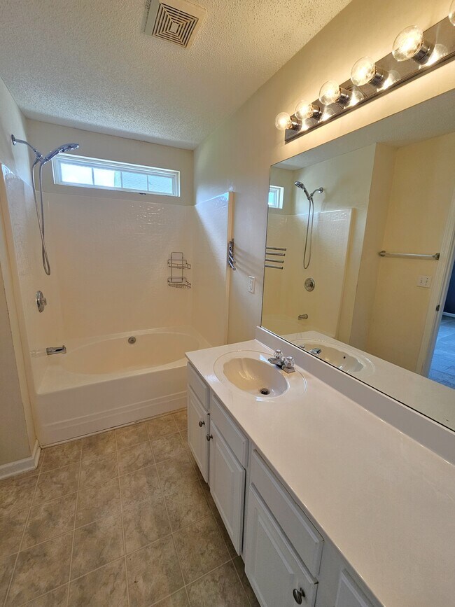 Building Photo - 127 Cirrus Ct
