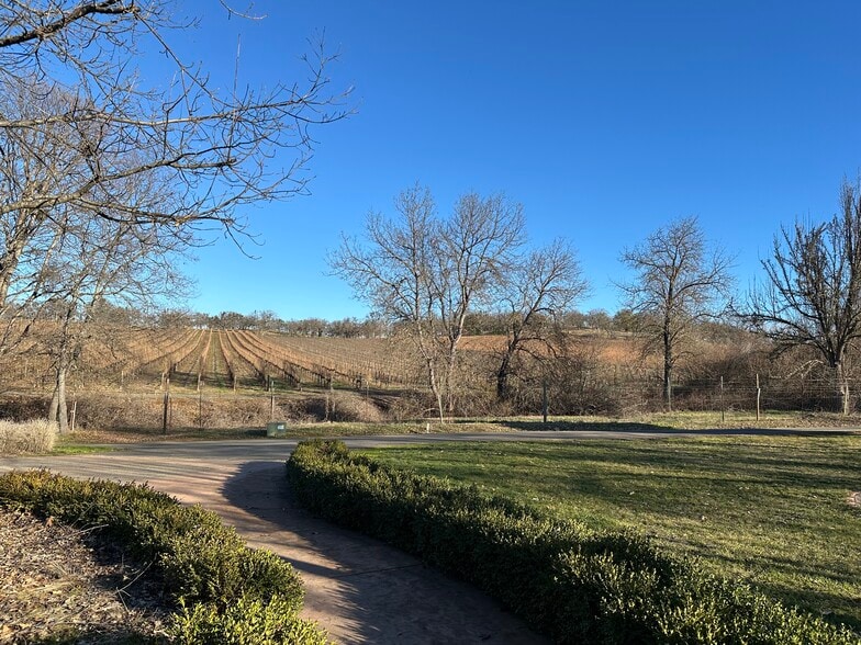 Building Photo - 4760 S Stage Rd