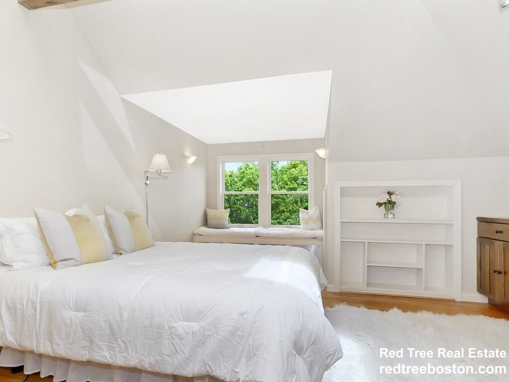 Building Photo - 68 Algonquin Rd