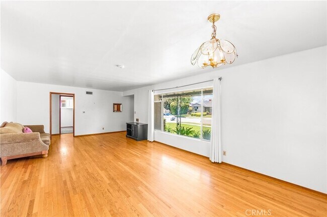 Building Photo - 454 N Shattuck Pl