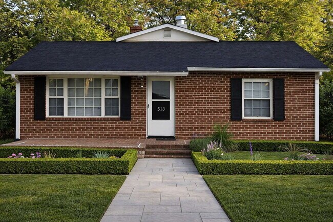 Building Photo - Space, Comfort & Convenience — Discover This Hidden Gem in Charlotte