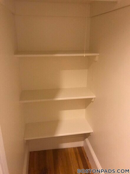 Building Photo - 12 Dean Rd