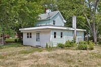 Building Photo - 7 Clearwater St
