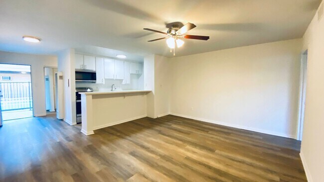 Building Photo - 6736 Cleon Ave