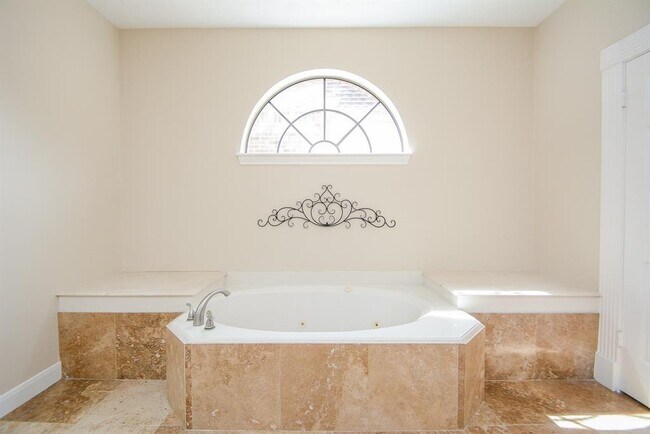 Building Photo - 17407 Widmore Pl