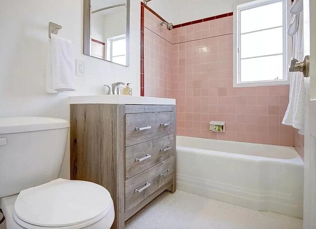 Bathroom - 1511 Rendall Pl