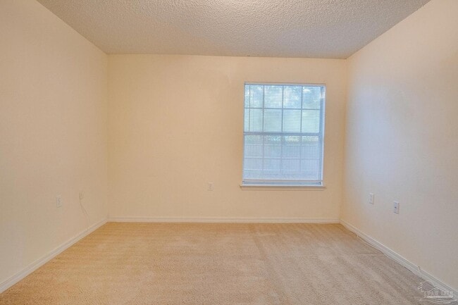 Building Photo - 8115 Heirloom Dr