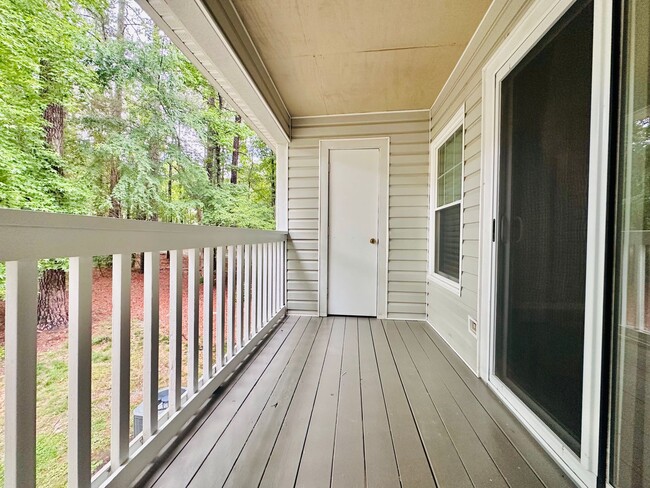 Building Photo - Newly Renovated 2 Bed, 2.5 Bath Chapel Hil...