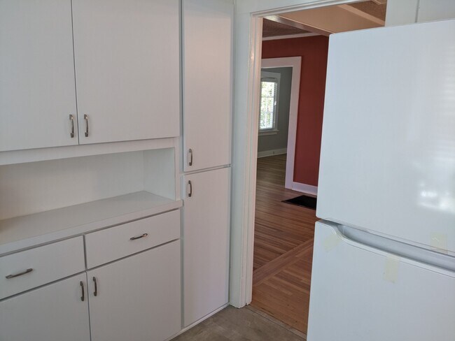 kitchen - 7716 Lexington Ave