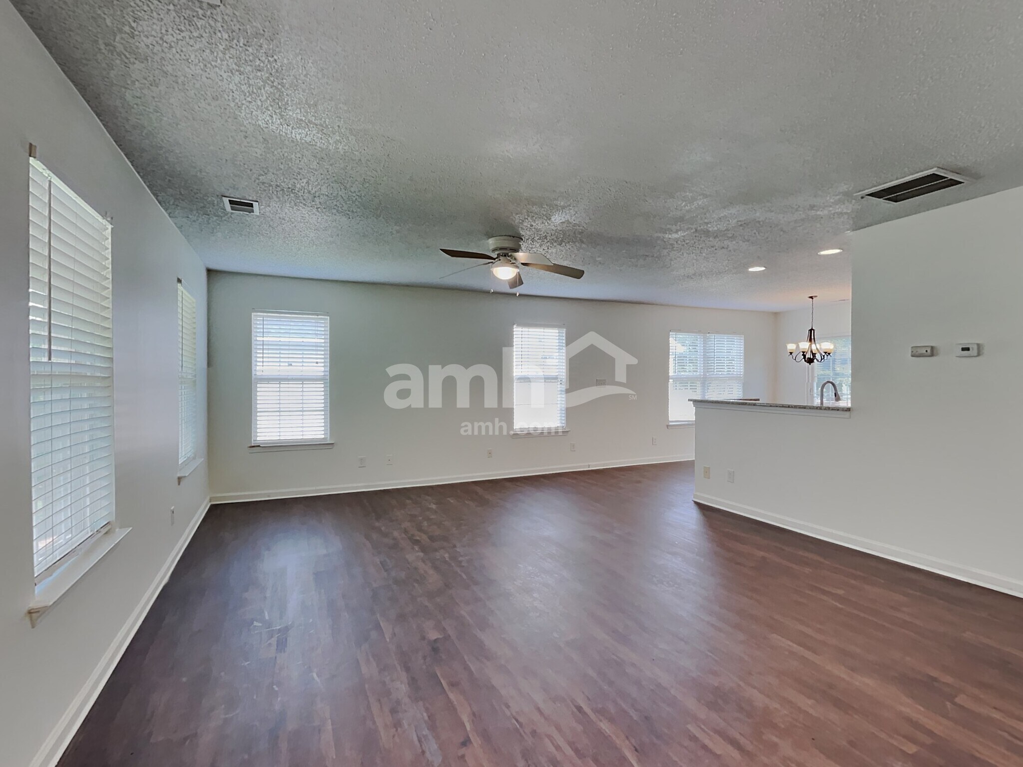 Building Photo - 125 Everett Park Dr