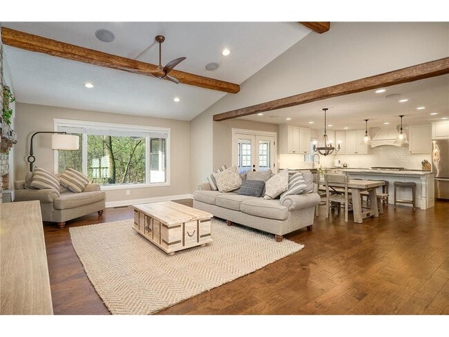 Building Photo - 1832 Essex Rd