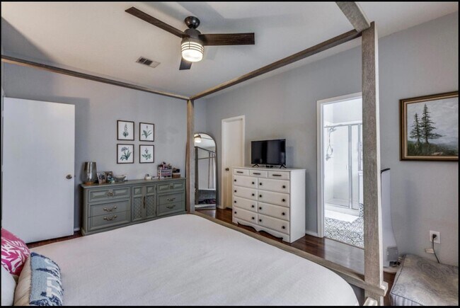 Building Photo - 13320 Gilwell Dr