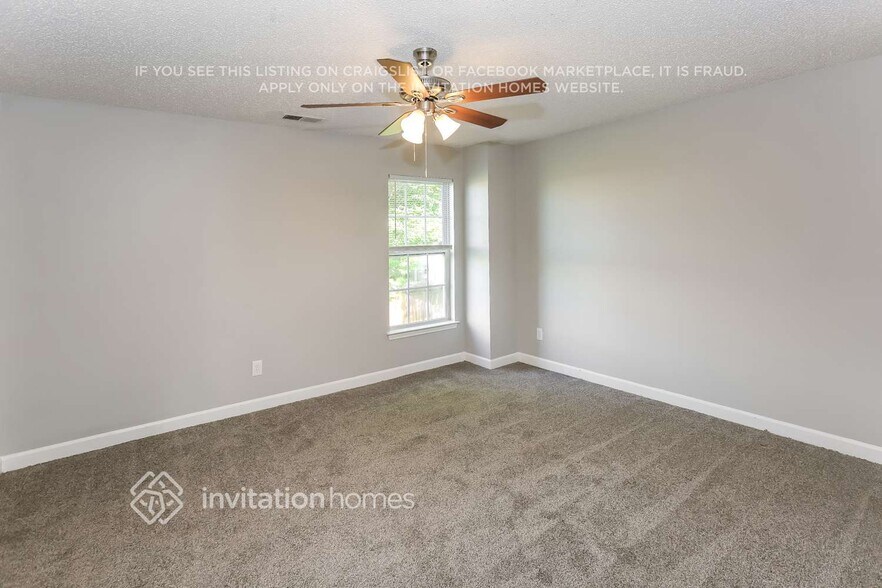 Building Photo - 916 Anchor Way NE