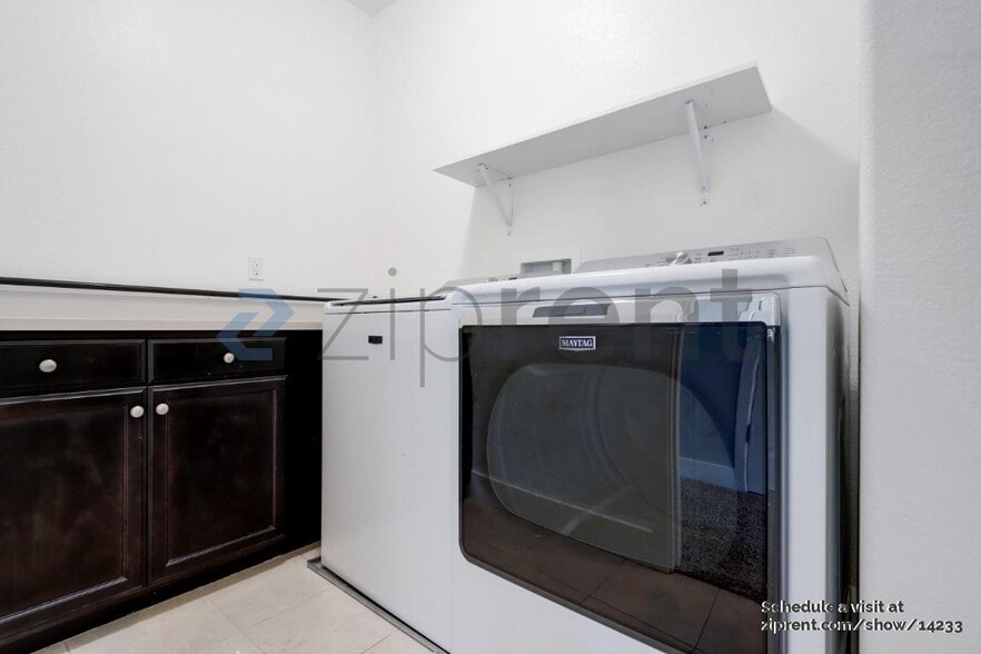 Building Photo - 1125 Berkshire Dr