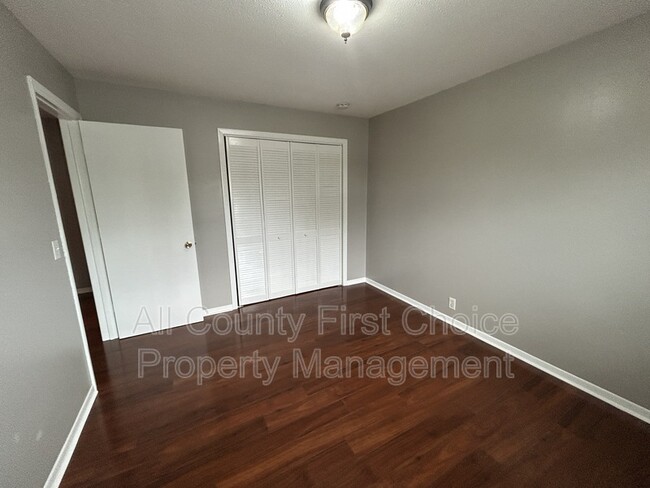 Building Photo - 2390 14th Ave SW