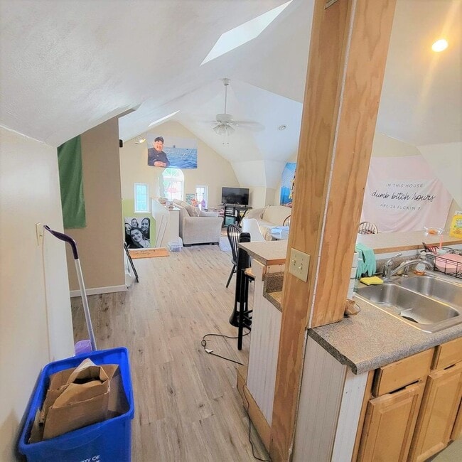 Building Photo - 55.5 Main St