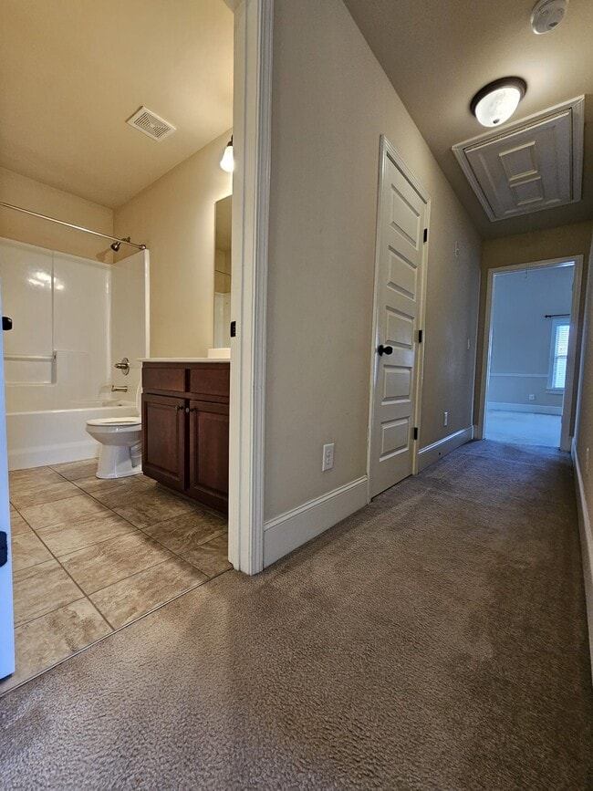 Building Photo - 416 Sunnybrook Ln