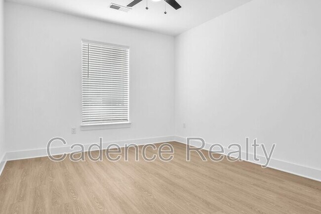 Building Photo - 610 S Kerr Ave