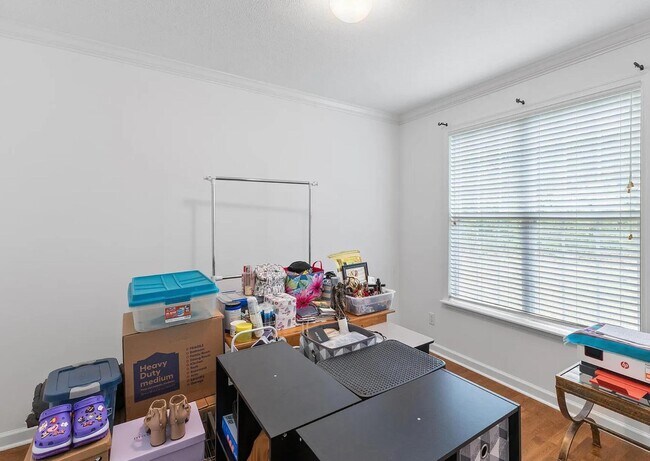 Building Photo - 3513 Seneca Ave