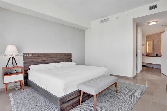 Building Photo - 88 SW 7th St