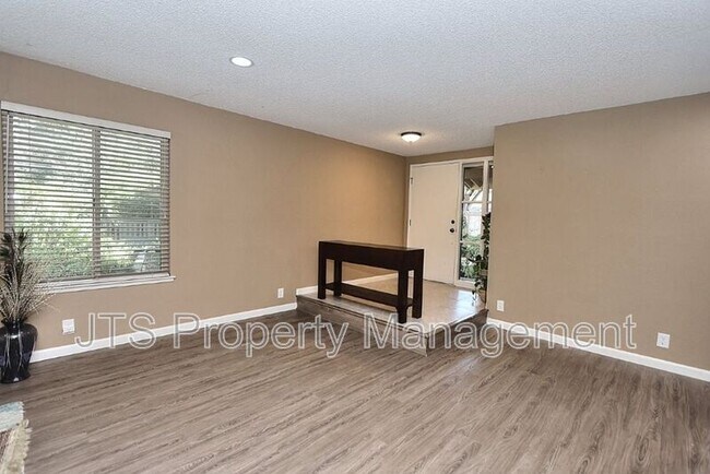 Building Photo - 6913 Navarro Ct