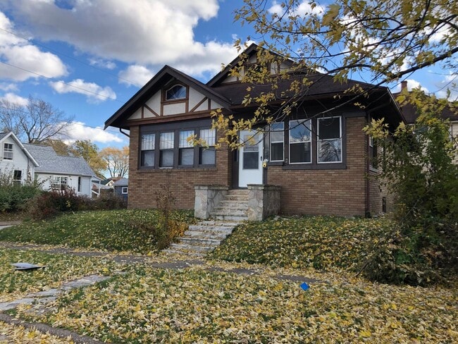 Primary Photo - 3 bedroom home