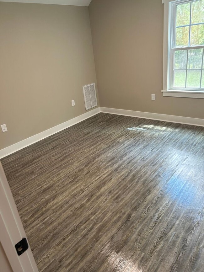 Building Photo - For Rent: Like New 3-Bedroom 2.5 Bath Home for Rent