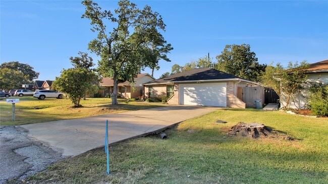 Building Photo - 11110 Holly Hill Ln