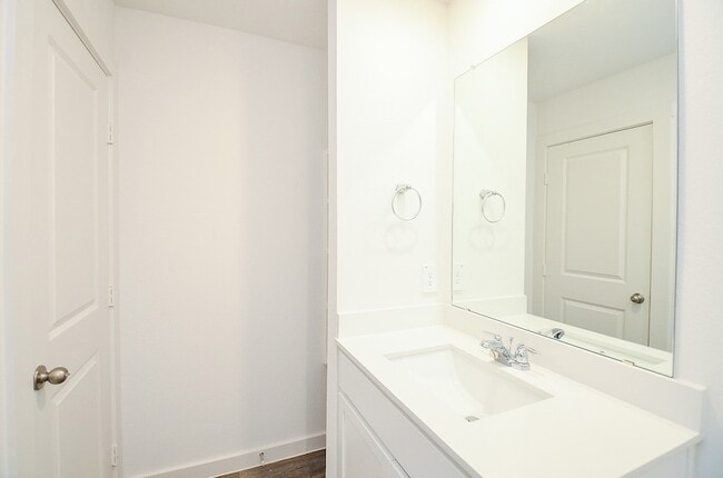 Building Photo - 8047 Marchese Dr