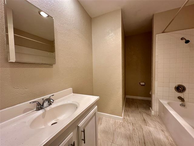 Building Photo - 3101 Silverdale Ln