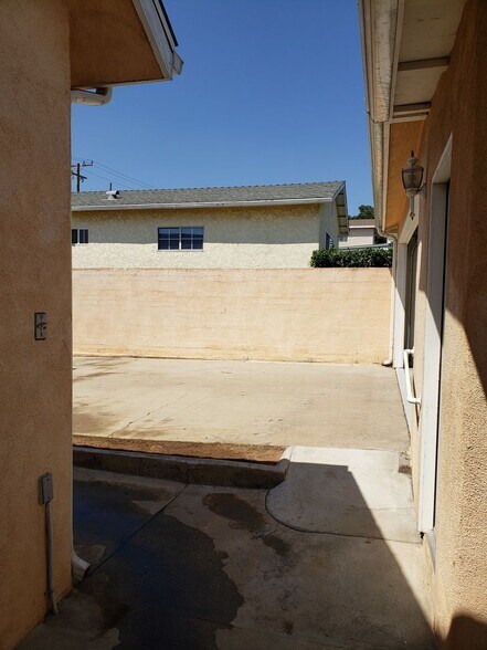 Building Photo - 3bed / 2 bath House for Rent in Monterey Park!