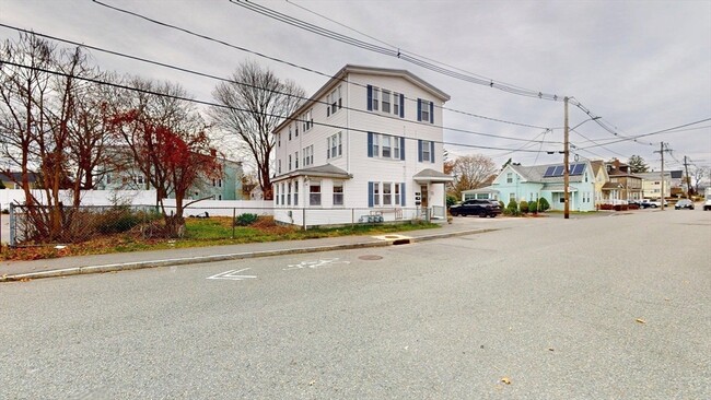 Building Photo - 22 Summer St