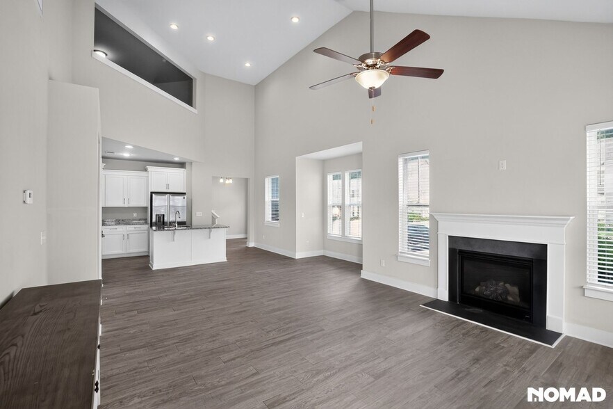 Building Photo - 201 Sprucewood Ct