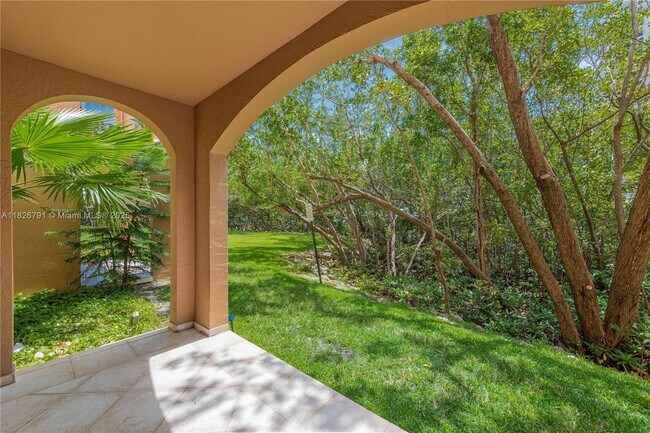 Building Photo - 19601 E Country Club Dr