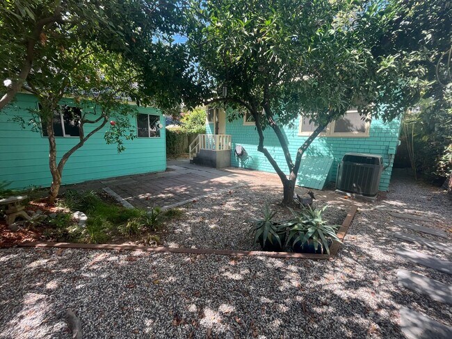 Building Photo - Beautiful 2bed 1bath home in Downtown Sacramento