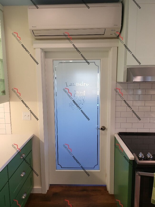 Building Photo - STATUS *AVAILABLE* | R207 | $2095  *** MOVE IN SPECIAL ****